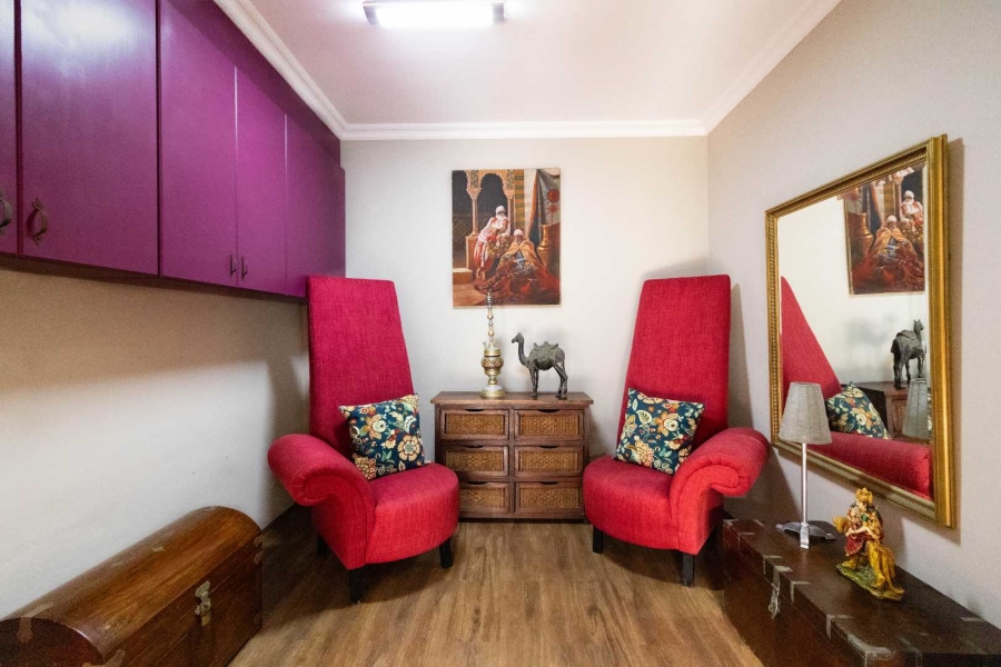 6 Bedroom Property for Sale in Sandbaai Western Cape